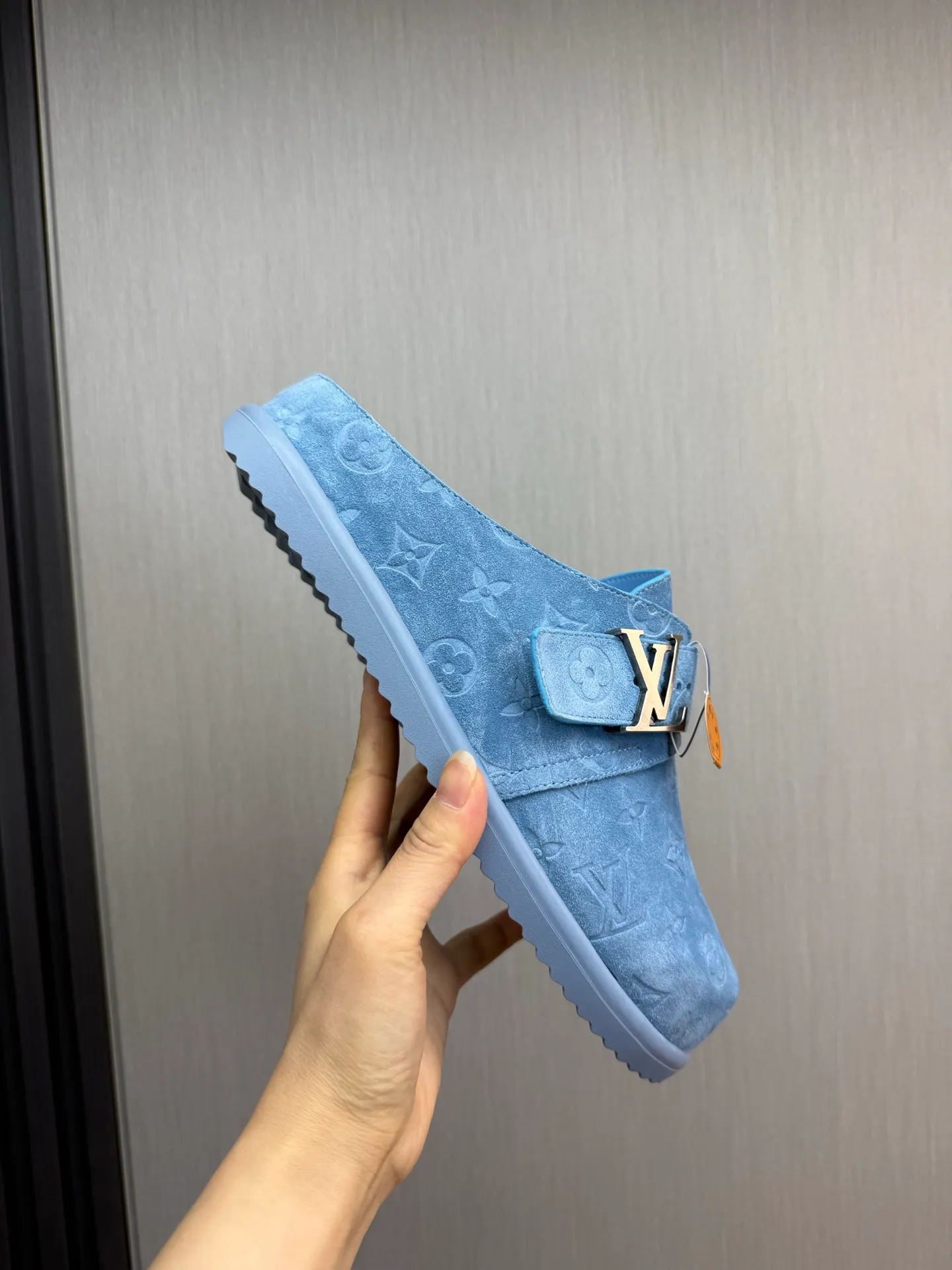 Men's shoes 💰520💰 Lv. hot selling men's slippers 🔥 🩴Official website one to one production 38-45 sizes 45 46 🉑️Customized!
